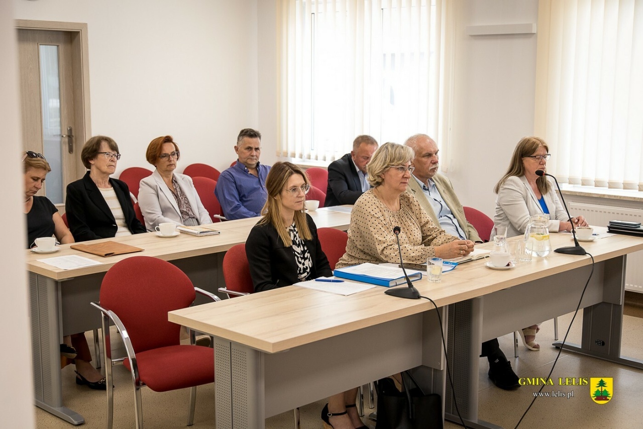 Absolutoryjna sesja Rady Gmini Lelis [25.06.2025] - zdjęcie #3 - eOstroleka.pl