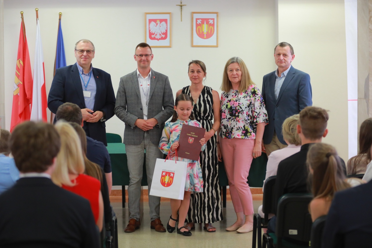 Gala wręczenia nagród najzdolniejszym uczniom z gminy Rzekuń [03.07.2025] - zdjęcie #31 - eOstroleka.pl
