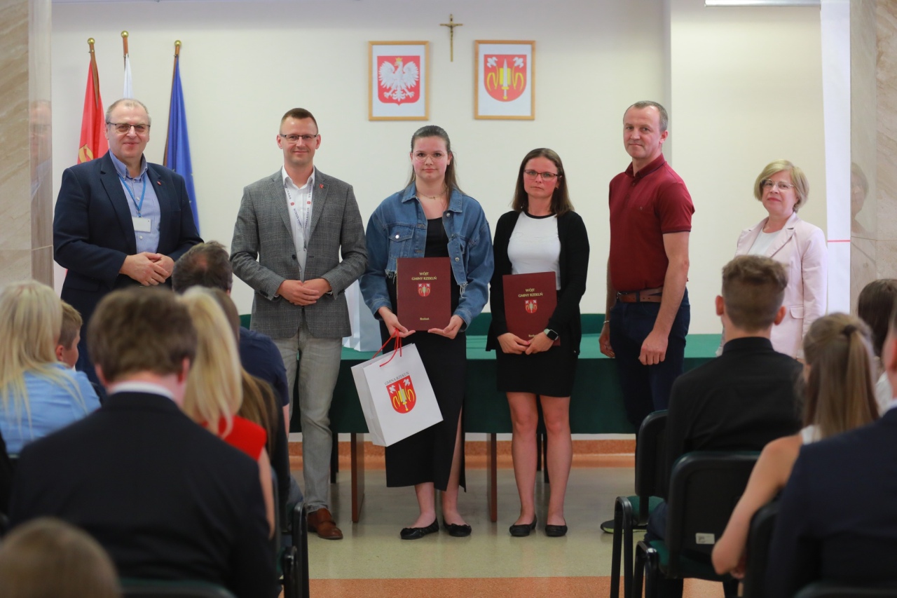 Gala wręczenia nagród najzdolniejszym uczniom z gminy Rzekuń [03.07.2025] - zdjęcie #21 - eOstroleka.pl