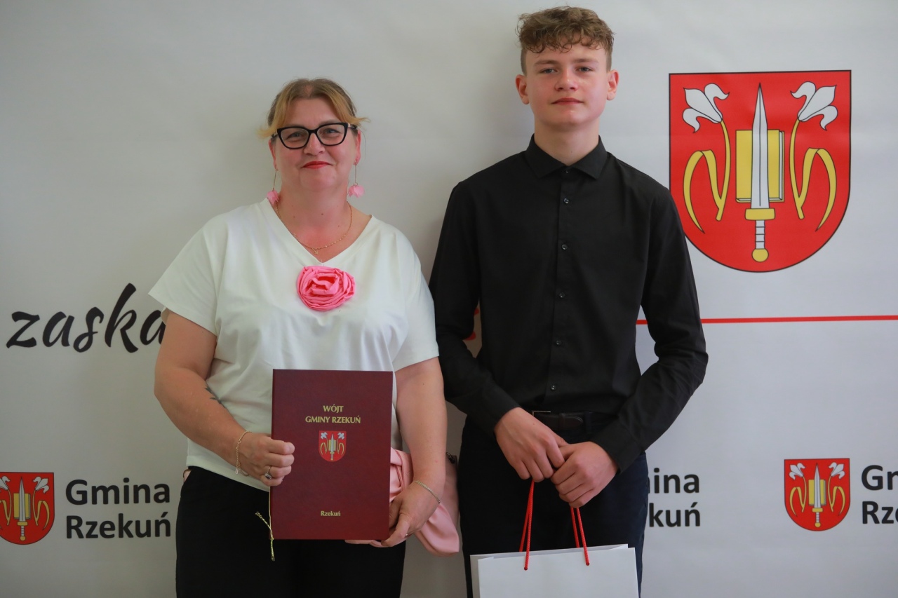 Gala wręczenia nagród najzdolniejszym uczniom z gminy Rzekuń [03.07.2025] - zdjęcie #20 - eOstroleka.pl