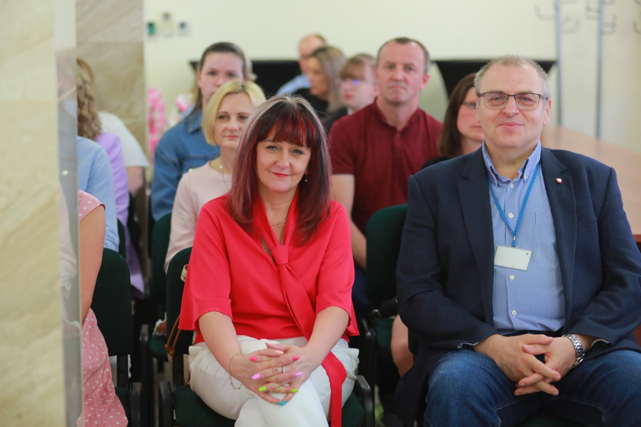 Gala wręczenia nagród najzdolniejszym uczniom z gminy Rzekuń [03.07.2025] - zdjęcie #16 - eOstroleka.pl