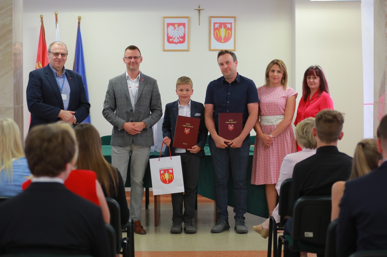 Gala wręczenia nagród najzdolniejszym uczniom z gminy Rzekuń [03.07.2025] - zdjęcie #15 - eOstroleka.pl