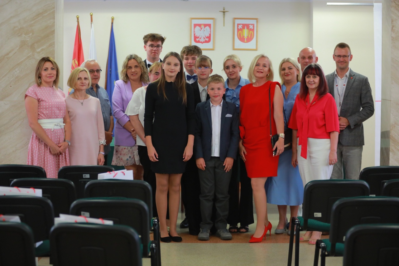 Gala wręczenia nagród najzdolniejszym uczniom z gminy Rzekuń [03.07.2025] - zdjęcie #11 - eOstroleka.pl
