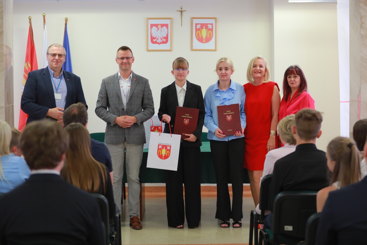 Gala wręczenia nagród najzdolniejszym uczniom z gminy Rzekuń [03.07.2025] - zdjęcie #9 - eOstroleka.pl
