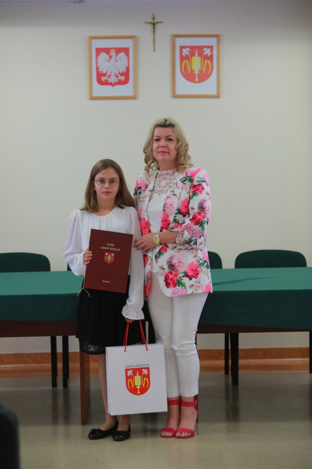 Gala wręczenia nagród najzdolniejszym uczniom z gminy Rzekuń [03.07.2025] - zdjęcie #4 - eOstroleka.pl
