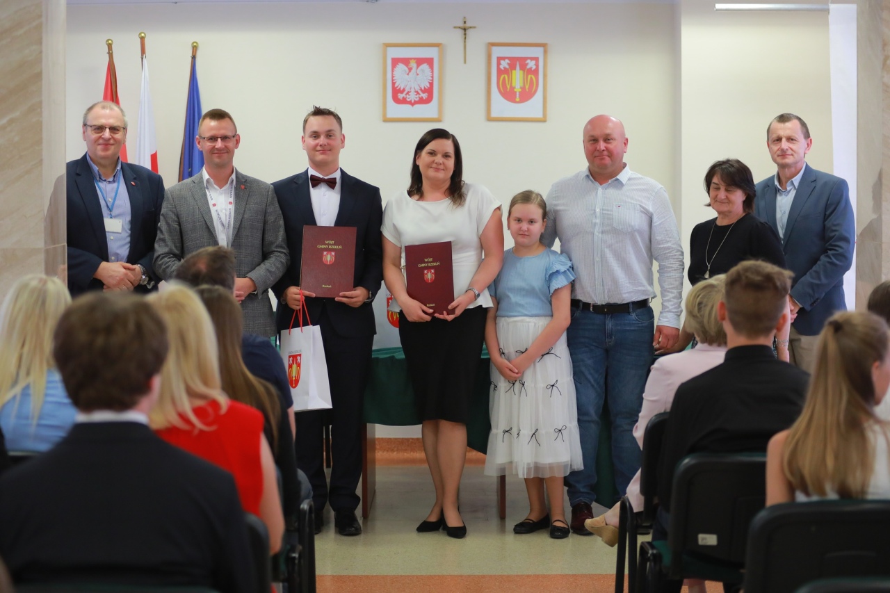 Gala wręczenia nagród najzdolniejszym uczniom z gminy Rzekuń [03.07.2025] - zdjęcie #2 - eOstroleka.pl