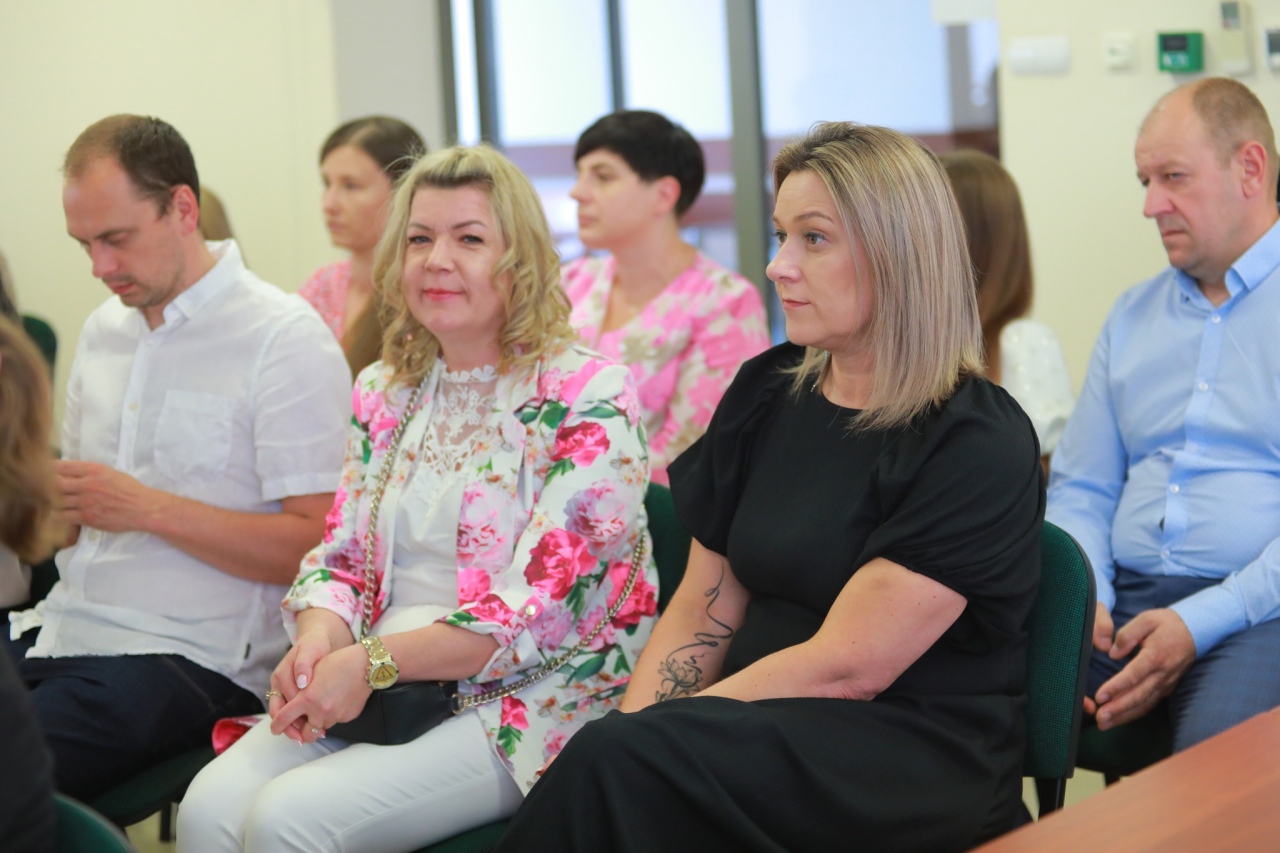 Gala wręczenia nagród najzdolniejszym uczniom z gminy Rzekuń [03.07.2025] - zdjęcie #1 - eOstroleka.pl