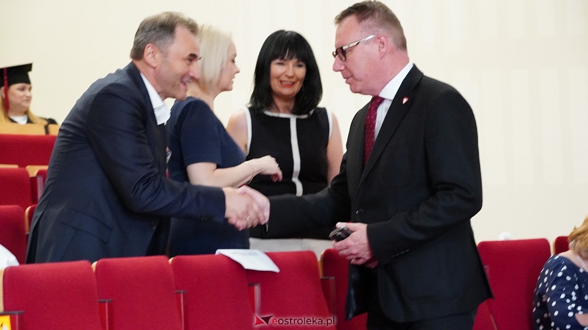 Rozdanie dyplomów absolwentom WSAP z rocznika 2024/25 [04.07.2025] - zdjęcie #70 - eOstroleka.pl