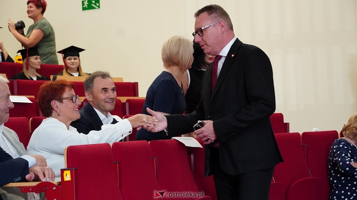 Rozdanie dyplomów absolwentom WSAP z rocznika 2024/25 [04.07.2025] - zdjęcie #69 - eOstroleka.pl