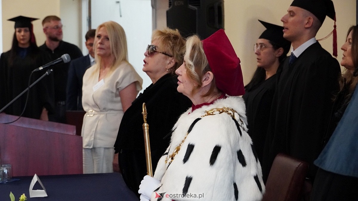 Rozdanie dyplomów absolwentom WSAP z rocznika 2024/25 [04.07.2025] - zdjęcie #41 - eOstroleka.pl