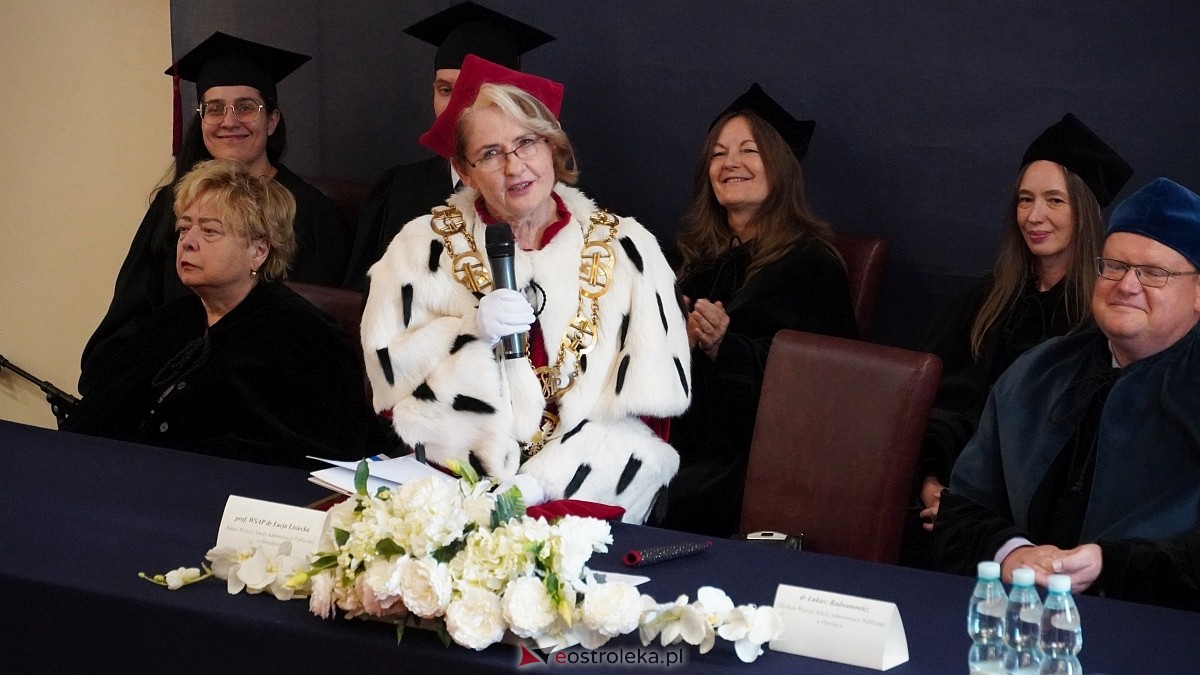 Rozdanie dyplomów absolwentom WSAP z rocznika 2024/25 [04.07.2025] - zdjęcie #39 - eOstroleka.pl