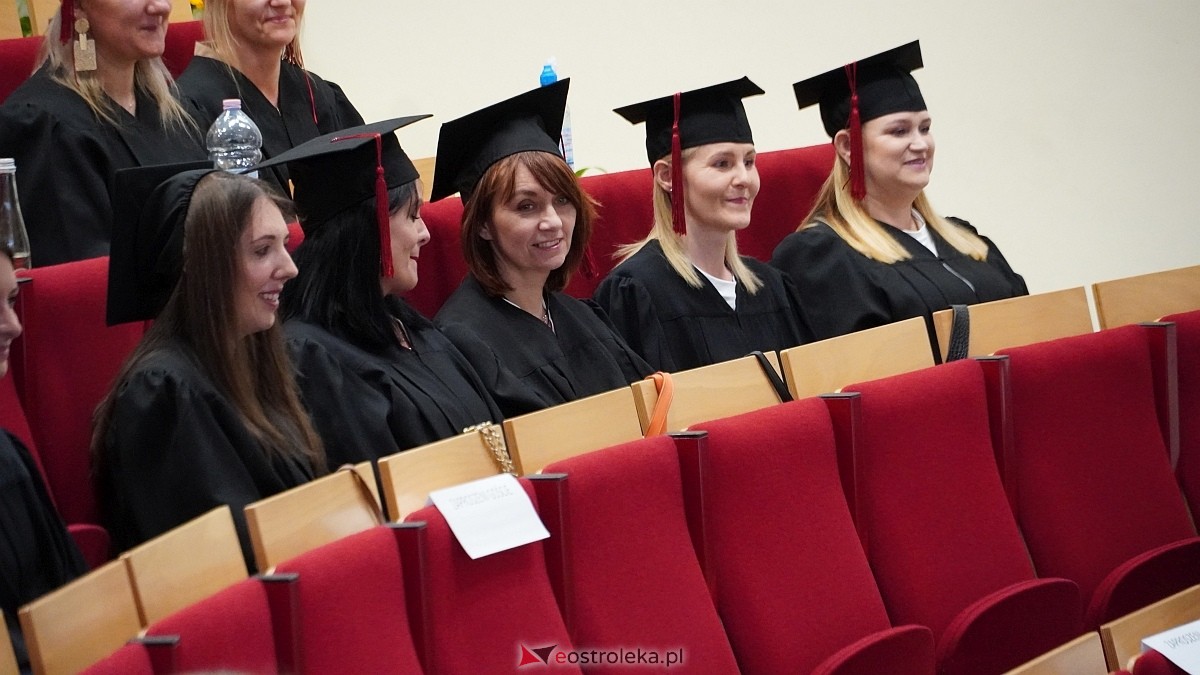 Rozdanie dyplomów absolwentom WSAP z rocznika 2024/25 [04.07.2025] - zdjęcie #33 - eOstroleka.pl