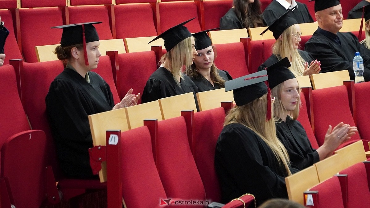 Rozdanie dyplomów absolwentom WSAP z rocznika 2024/25 [04.07.2025] - zdjęcie #30 - eOstroleka.pl