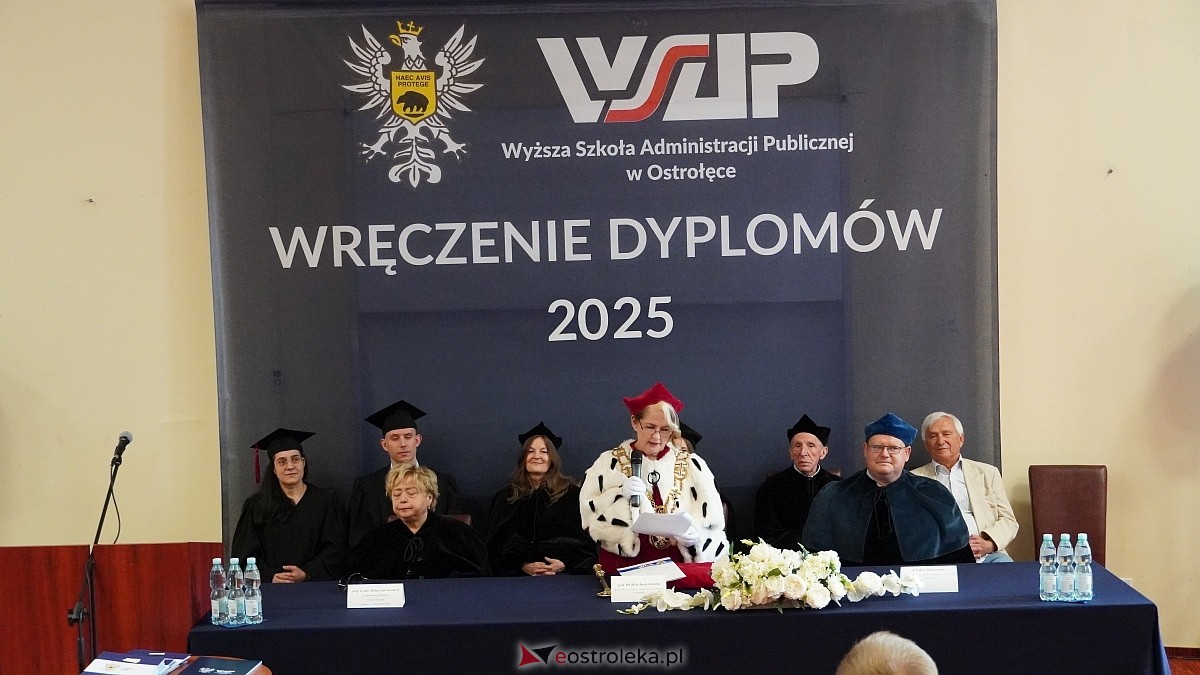 Rozdanie dyplomów absolwentom WSAP z rocznika 2024/25 [04.07.2025] - zdjęcie #28 - eOstroleka.pl