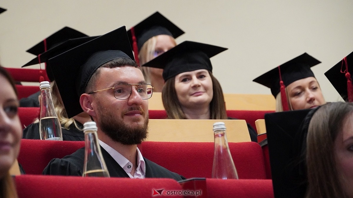 Rozdanie dyplomów absolwentom WSAP z rocznika 2024/25 [04.07.2025] - zdjęcie #23 - eOstroleka.pl
