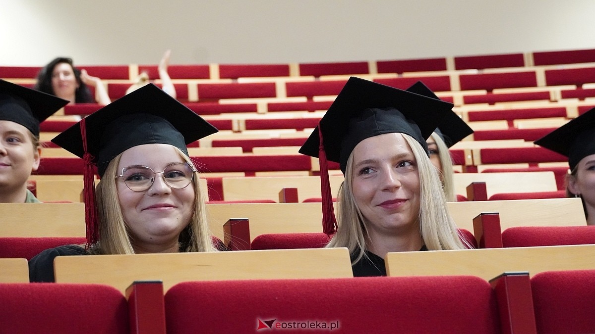 Rozdanie dyplomów absolwentom WSAP z rocznika 2024/25 [04.07.2025] - zdjęcie #22 - eOstroleka.pl