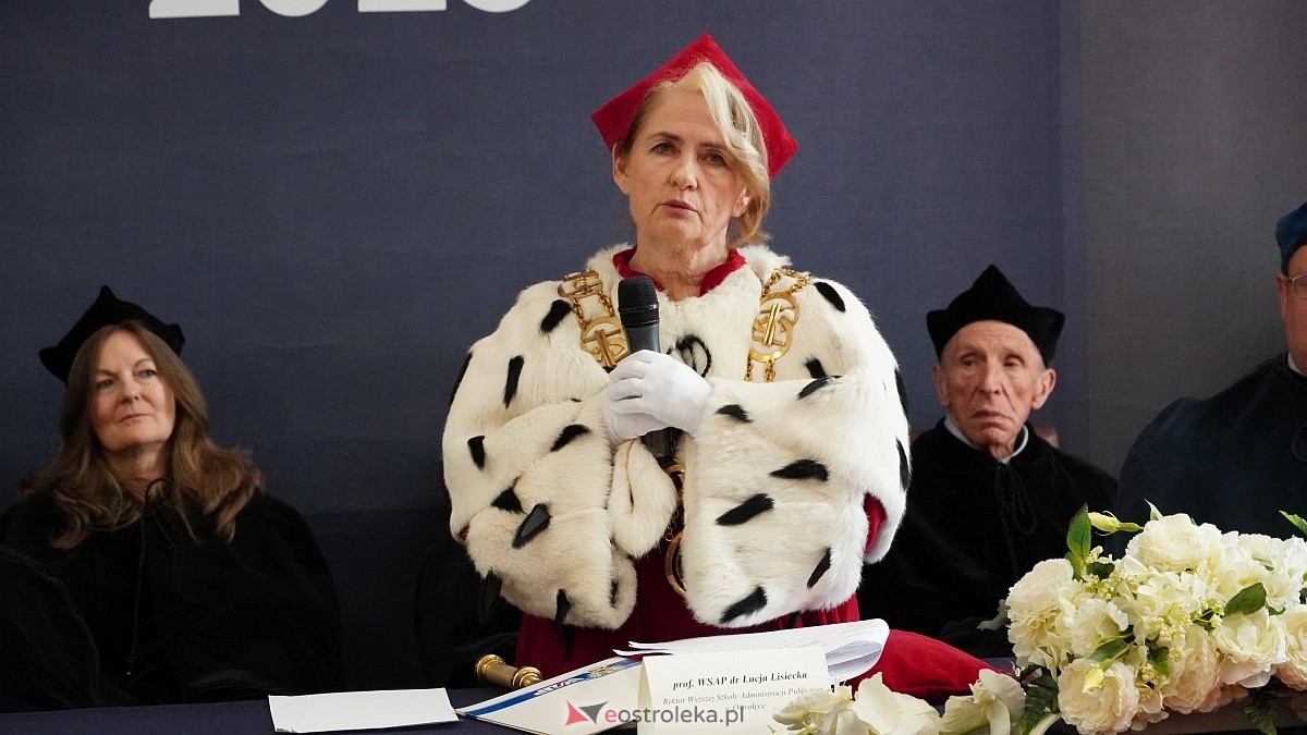 Rozdanie dyplomów absolwentom WSAP z rocznika 2024/25 [04.07.2025] - zdjęcie #21 - eOstroleka.pl