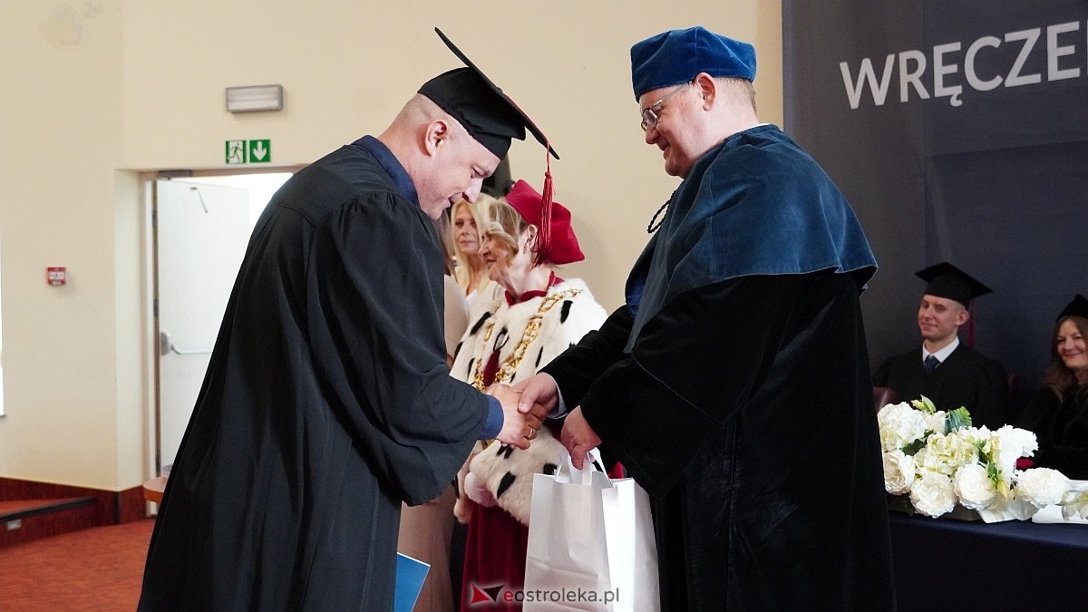 Rozdanie dyplomów absolwentom WSAP z rocznika 2024/25 [04.07.2025] - zdjęcie #2 - eOstroleka.pl