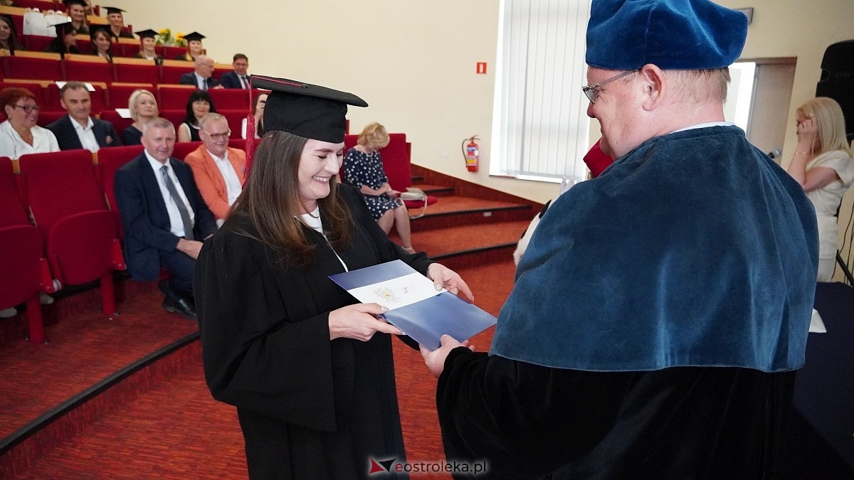 Rozdanie dyplomów absolwentom WSAP z rocznika 2024/25 [04.07.2025] - zdjęcie #56 - eOstroleka.pl