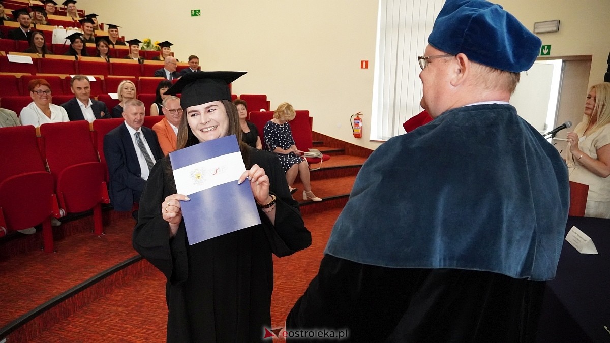 Rozdanie dyplomów absolwentom WSAP z rocznika 2024/25 [04.07.2025] - zdjęcie #54 - eOstroleka.pl