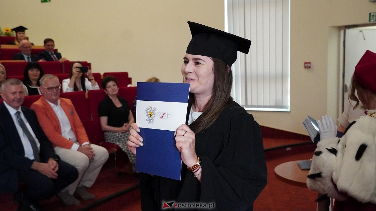 Rozdanie dyplomów absolwentom WSAP z rocznika 2024/25 [04.07.2025] - zdjęcie #52 - eOstroleka.pl