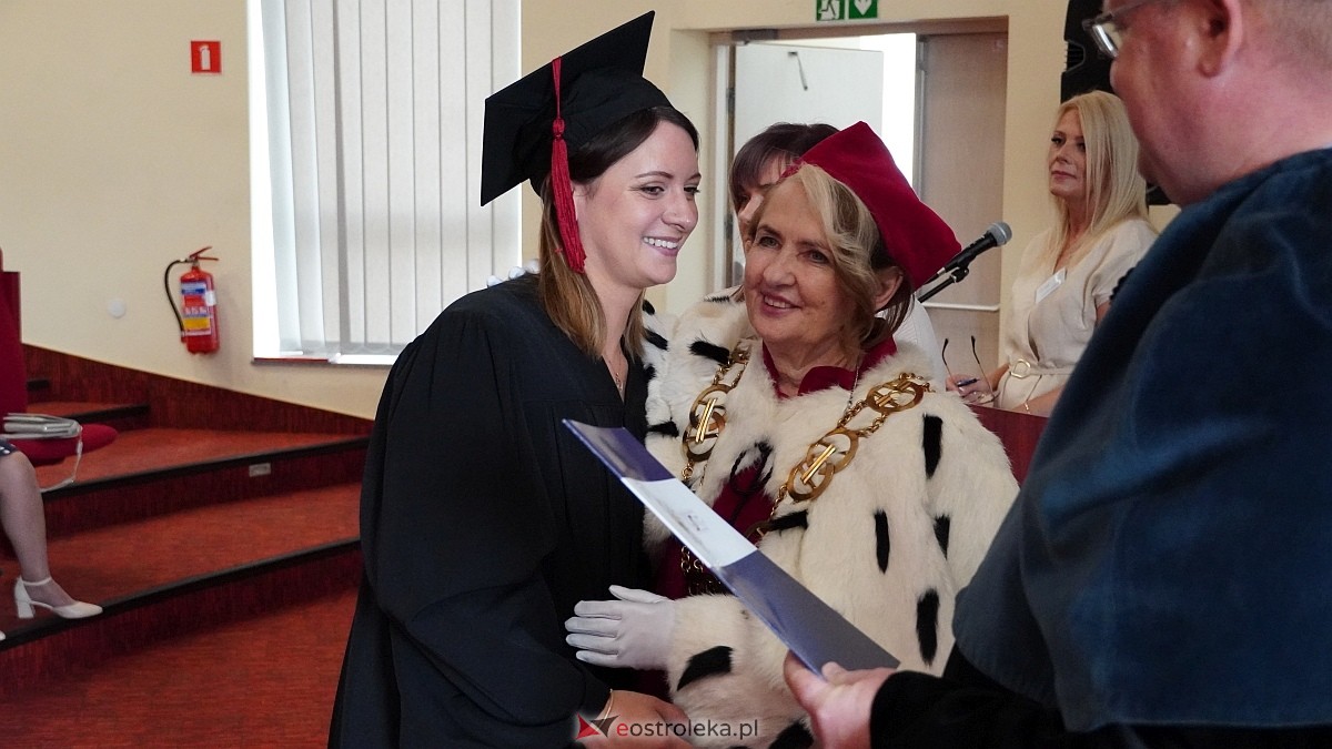 Rozdanie dyplomów absolwentom WSAP z rocznika 2024/25 [04.07.2025] - zdjęcie #46 - eOstroleka.pl