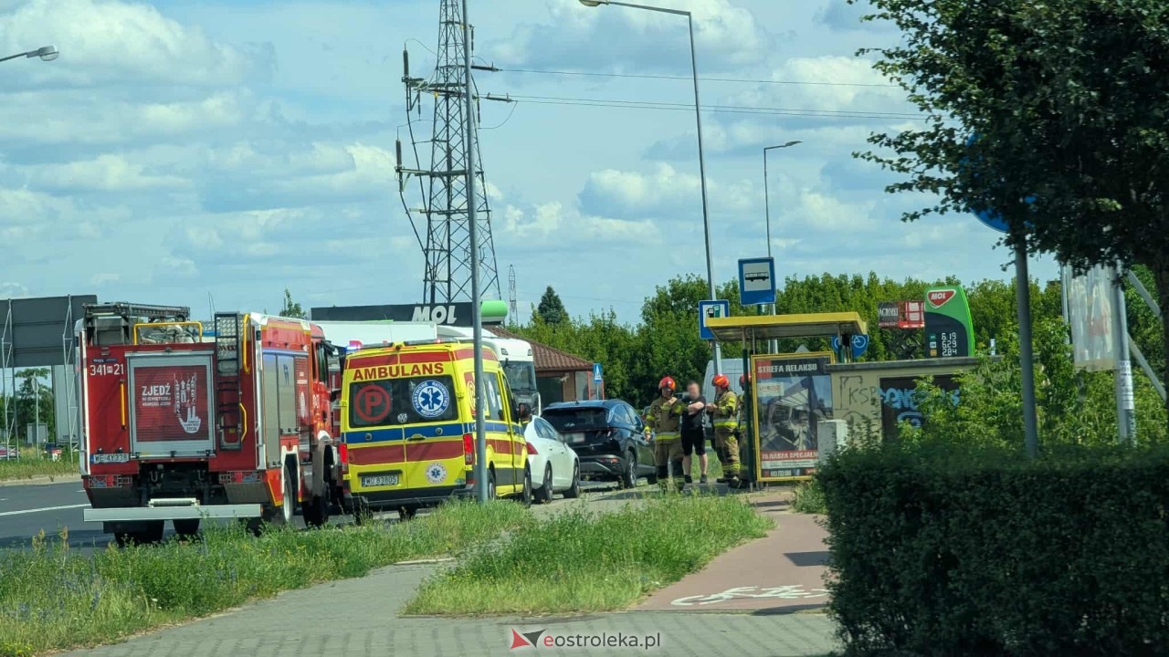 Kraksa na Ostrowskiej [04.07.2025] - zdjęcie #1 - eOstroleka.pl