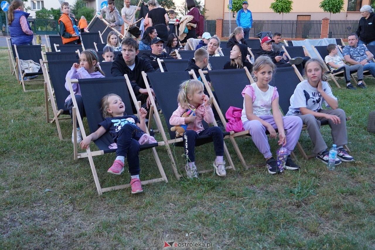 Letnie Kino Plenerowe w Olszewie-Borkach „Emma i czarny jaguar” [4.07.2025] - zdjęcie #37 - eOstroleka.pl
