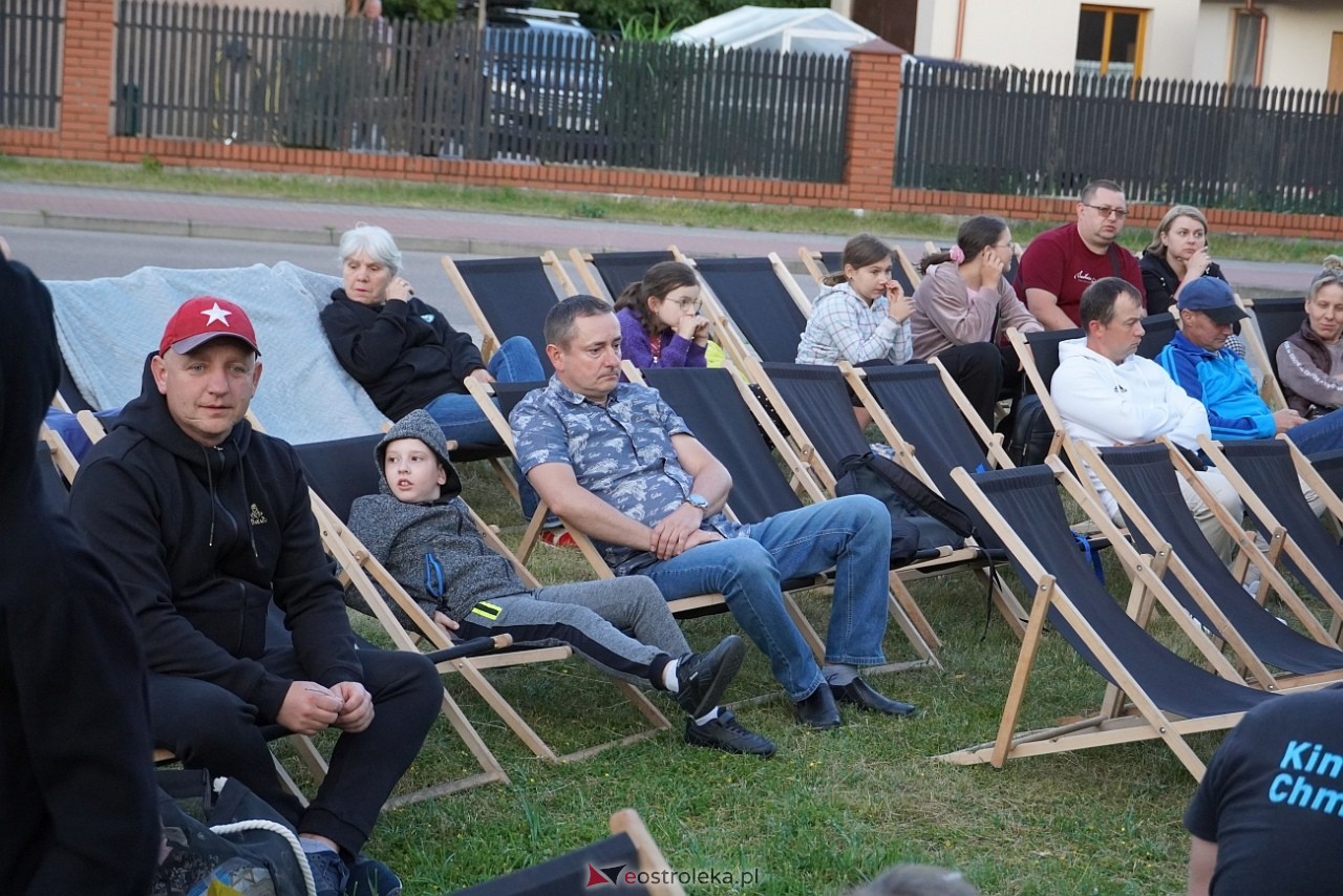 Letnie Kino Plenerowe w Olszewie-Borkach „Emma i czarny jaguar” [4.07.2025] - zdjęcie #27 - eOstroleka.pl