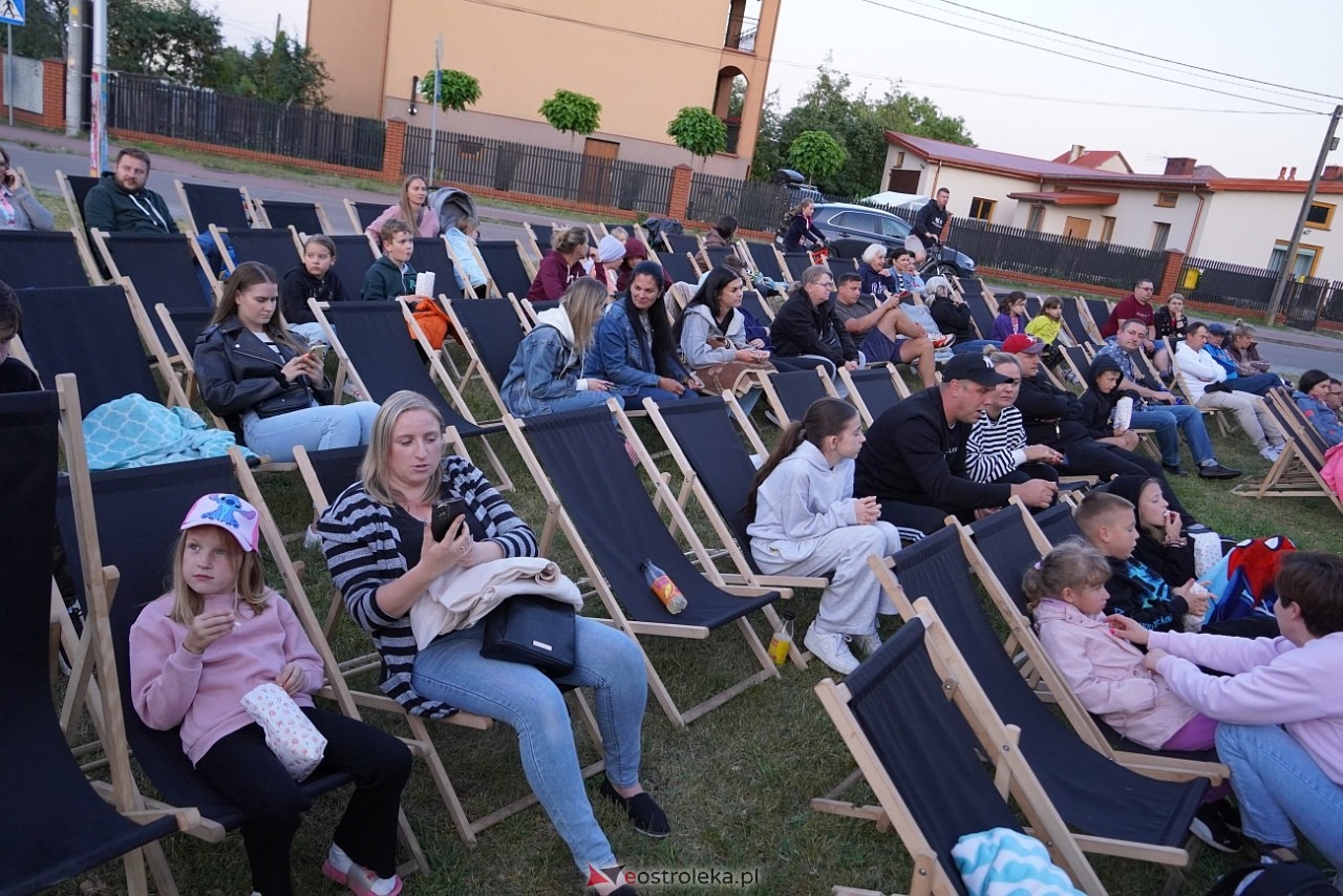 Letnie Kino Plenerowe w Olszewie-Borkach „Emma i czarny jaguar” [4.07.2025] - zdjęcie #11 - eOstroleka.pl