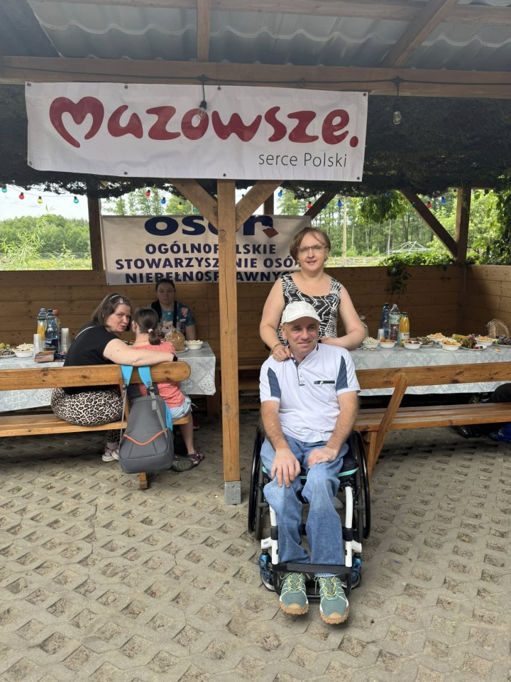 Dzień Rodziny dla Podopiecznych Warsztatów Terapii Zajęciowej Motylki [04.07.2025] - zdjęcie #15 - eOstroleka.pl
