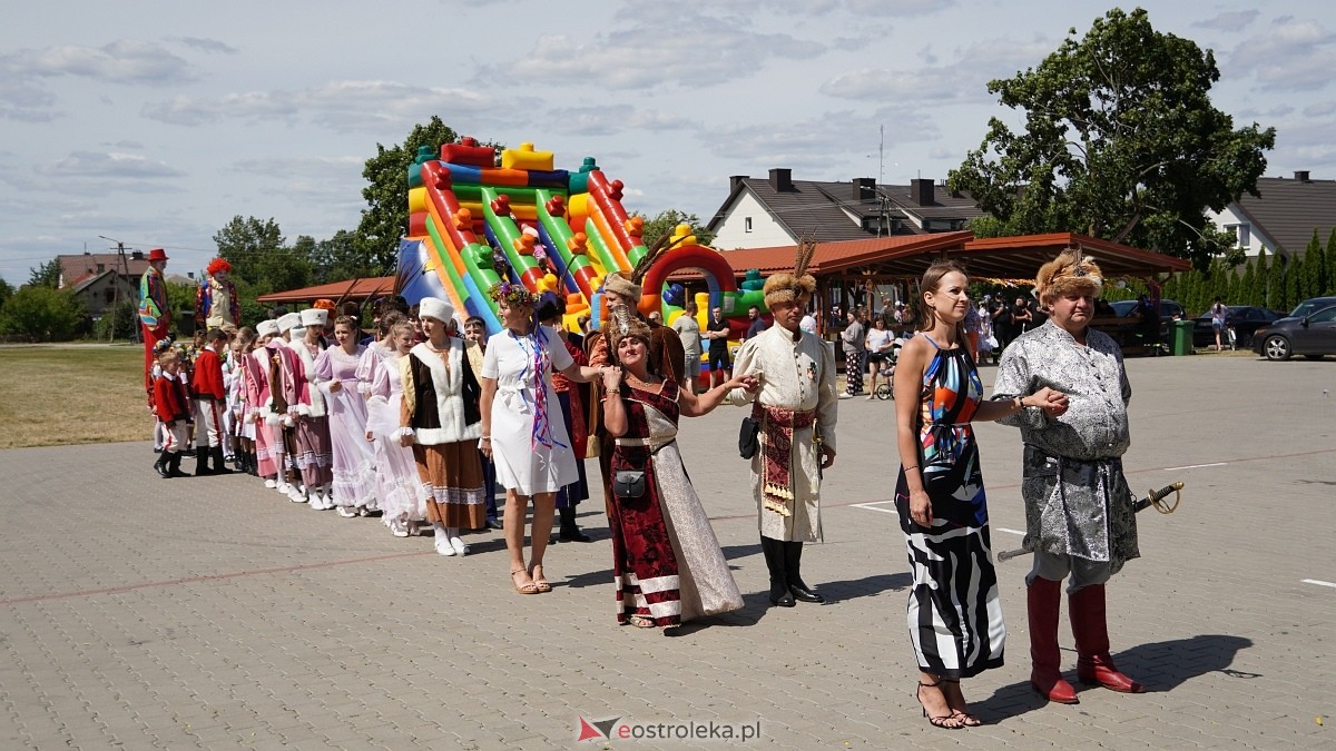 Zatańczmy historię w Czerwinie [05.07.2025] - zdjęcie #20 - eOstroleka.pl