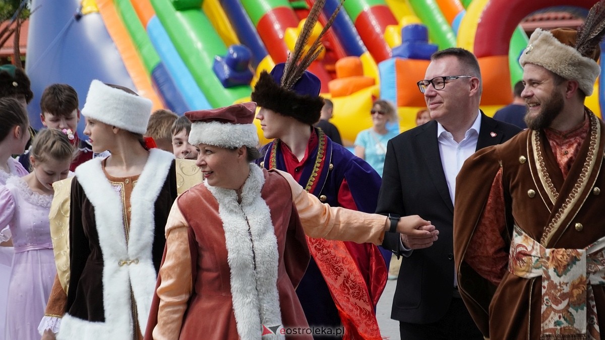 Zatańczmy historię w Czerwinie [05.07.2025] - zdjęcie #17 - eOstroleka.pl