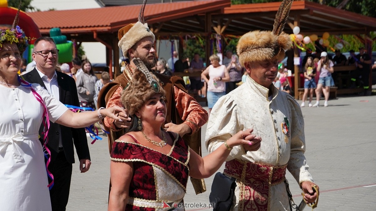Zatańczmy historię w Czerwinie [05.07.2025] - zdjęcie #11 - eOstroleka.pl