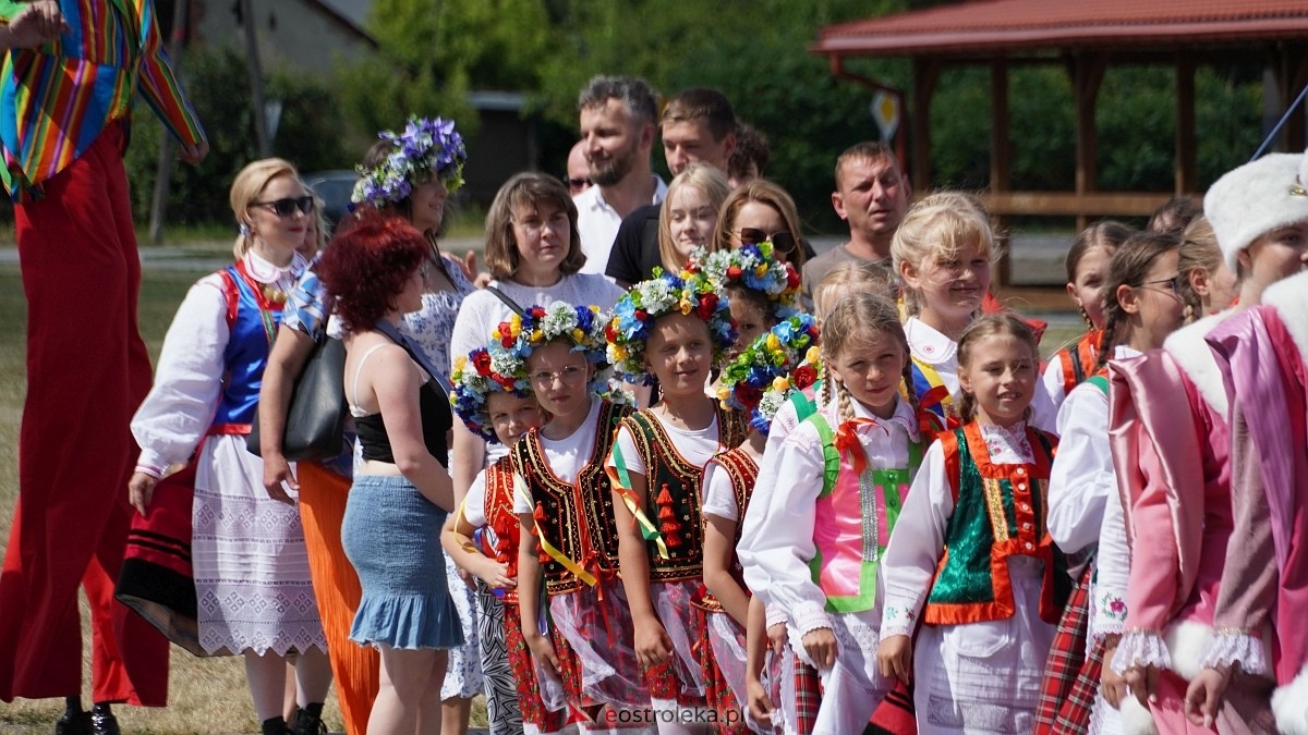 Zatańczmy historię w Czerwinie [05.07.2025] - zdjęcie #8 - eOstroleka.pl