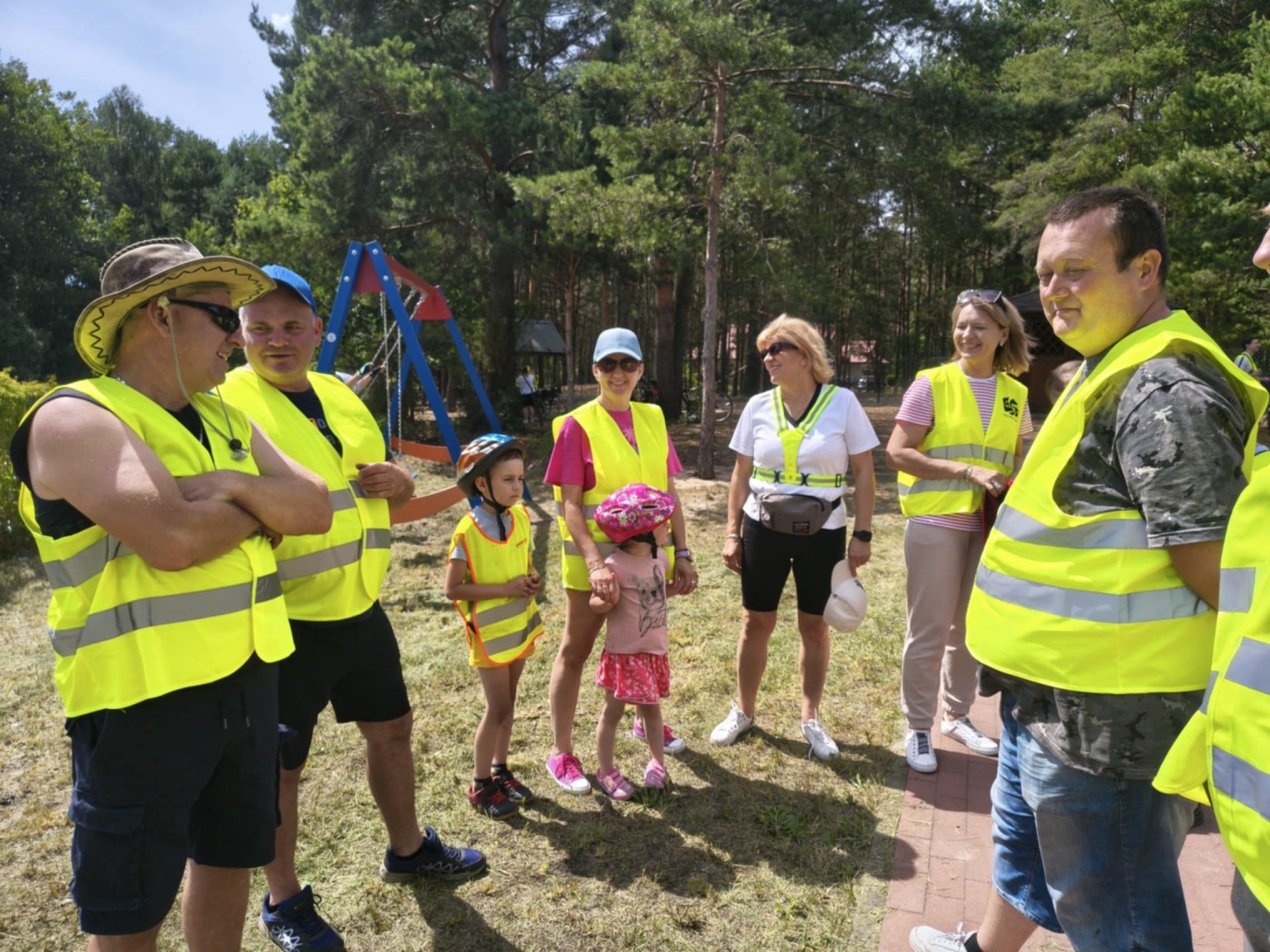 Profilaktyczny Rajd Rowerowy z KGW Łazowianki [05.07.2025] - zdjęcie #16 - eOstroleka.pl