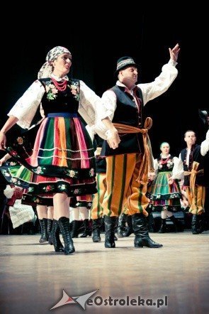 Koncert jublieuszowy z okazji 45 lecia Zespołu Pieśni i Tańca Kurpie (8.X.2011) - zdjęcie #34 - eOstroleka.pl