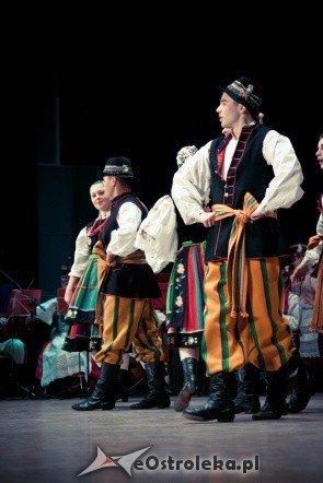 Koncert jublieuszowy z okazji 45 lecia Zespołu Pieśni i Tańca Kurpie (8.X.2011) - zdjęcie #37 - eOstroleka.pl
