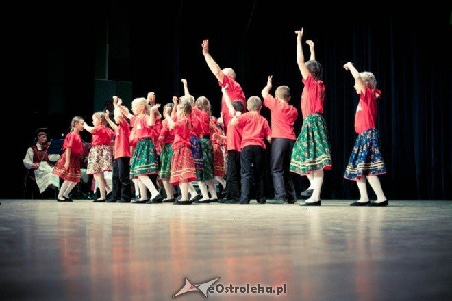 Koncert jublieuszowy z okazji 45 lecia Zespołu Pieśni i Tańca Kurpie (8.X.2011) - zdjęcie #12 - eOstroleka.pl