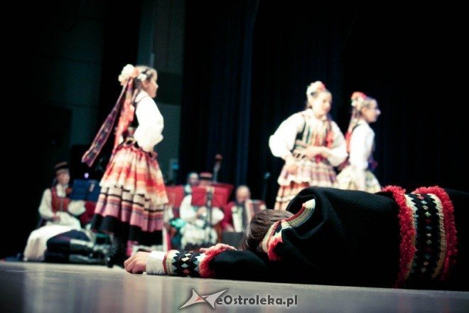 Koncert jublieuszowy z okazji 45 lecia Zespołu Pieśni i Tańca Kurpie (8.X.2011) - zdjęcie #45 - eOstroleka.pl