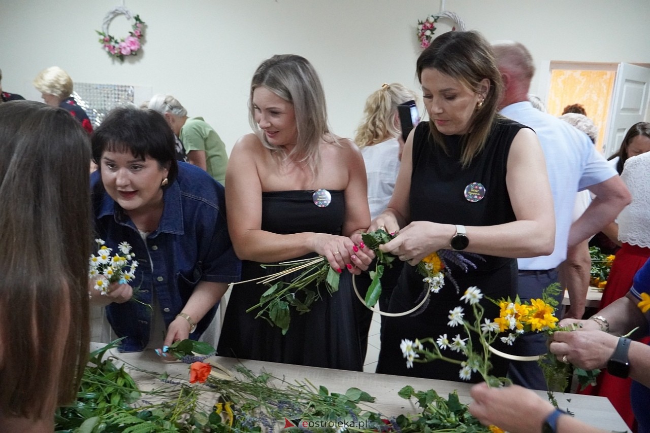 Plecenie wianków na powitanie lata w Milewie Wielkim [5.06.2025] - zdjęcie #53 - eOstroleka.pl
