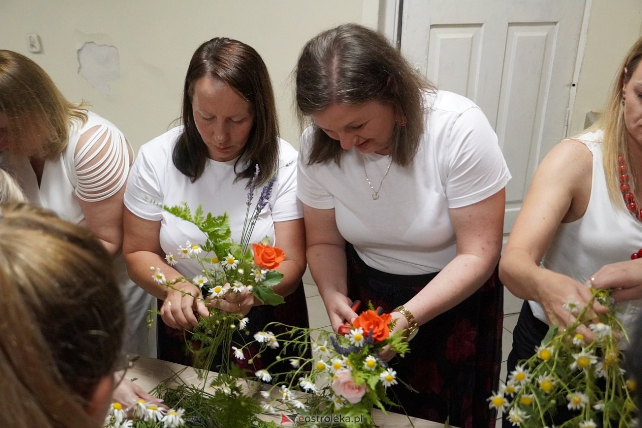 Plecenie wianków na powitanie lata w Milewie Wielkim [5.06.2025] - zdjęcie #45 - eOstroleka.pl