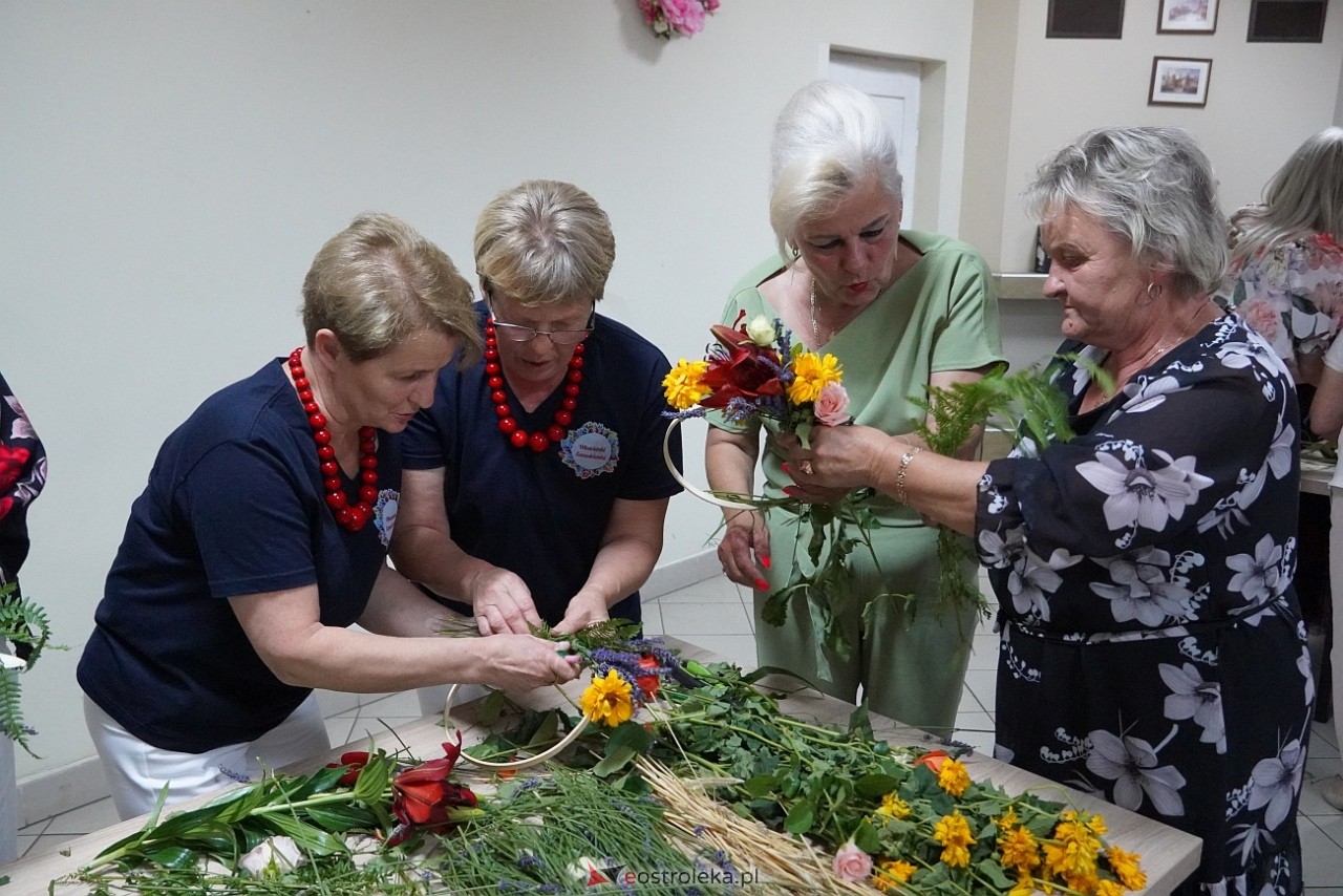 Plecenie wianków na powitanie lata w Milewie Wielkim [5.06.2025] - zdjęcie #39 - eOstroleka.pl