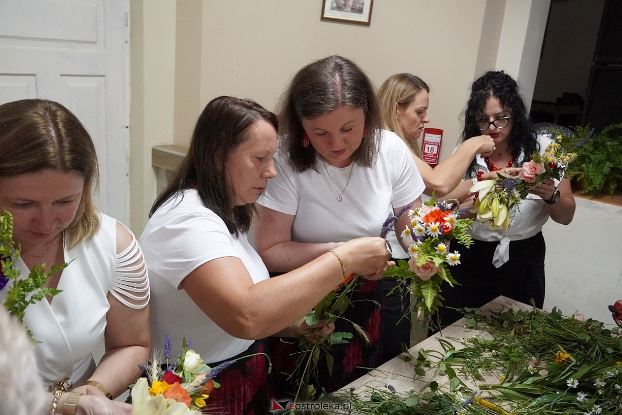 Plecenie wianków na powitanie lata w Milewie Wielkim [5.06.2025] - zdjęcie #35 - eOstroleka.pl