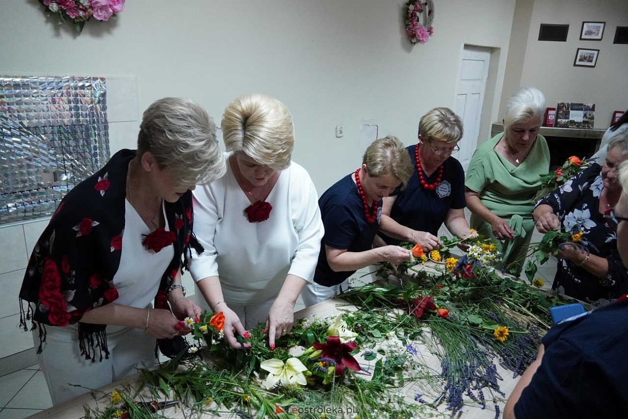 Plecenie wianków na powitanie lata w Milewie Wielkim [5.06.2025] - zdjęcie #32 - eOstroleka.pl