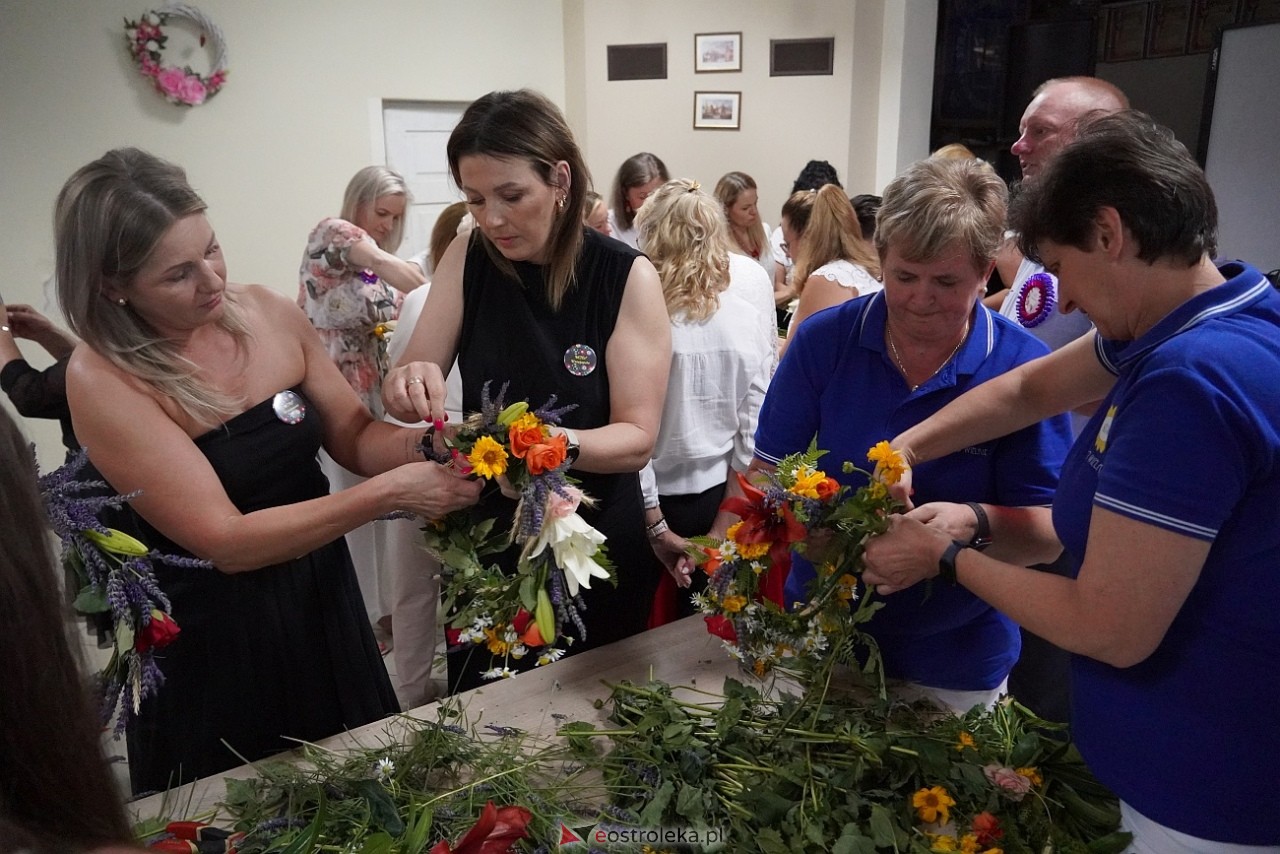 Plecenie wianków na powitanie lata w Milewie Wielkim [5.06.2025] - zdjęcie #30 - eOstroleka.pl