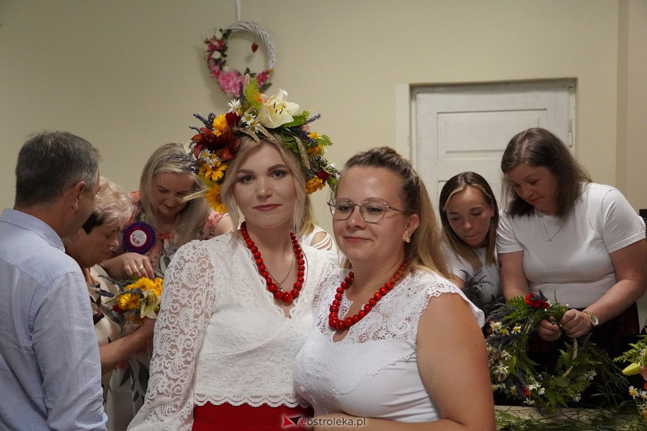 Plecenie wianków na powitanie lata w Milewie Wielkim [5.06.2025] - zdjęcie #20 - eOstroleka.pl