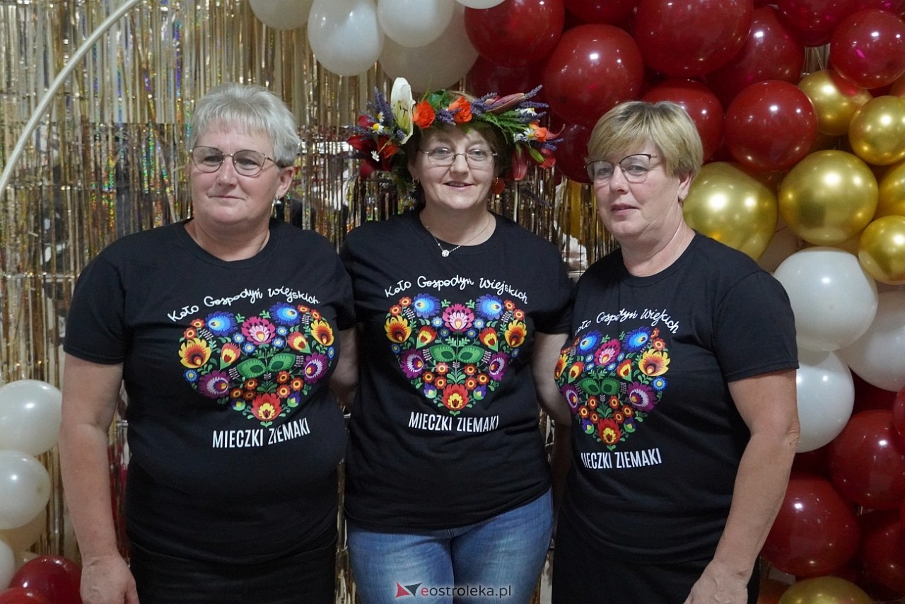 Plecenie wianków na powitanie lata w Milewie Wielkim [5.06.2025] - zdjęcie #16 - eOstroleka.pl