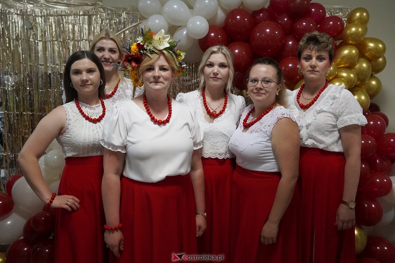 Plecenie wianków na powitanie lata w Milewie Wielkim [5.06.2025] - zdjęcie #13 - eOstroleka.pl