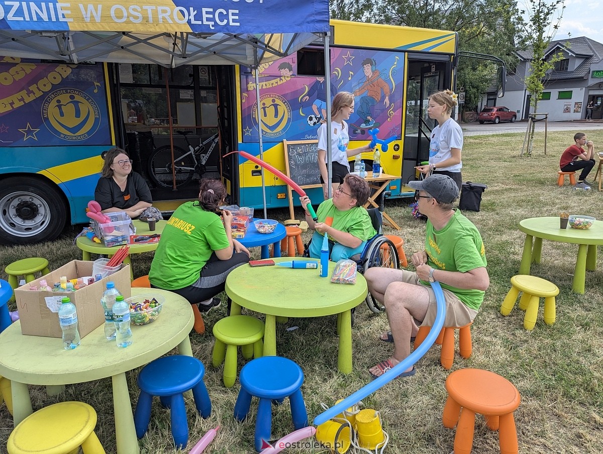 Spotkania sąsiedzkie na osiedlu Pomian [06.07.2025] - zdjęcie #9 - eOstroleka.pl